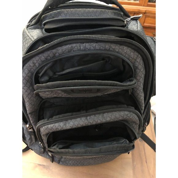OGIO GRAPHITE GAMBIT LAPTOP CARRY ON  BACKPACK - Picture 15 of 15